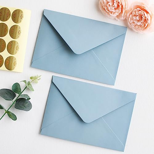 KUCHYNEE Envelopes A7 azul empoeirado, 50 peças, com adesivo autovedante, 13,5 x 19,3 cm, perfeitos