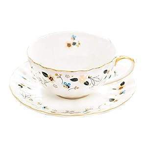 BigNoseDeer Porcelain Tea cups and Saucers,Art Latte Cup, Cappuccino Cup,Cute Coffee Mug Set Bee Decor Gifts for Women Girlfriend (7oz)