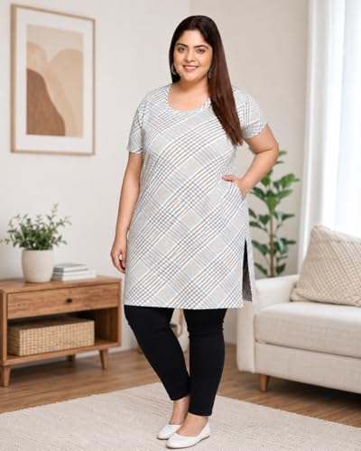 Image of In Love Women's All-Over Printed Cotton Plus Size Longline T-Shirt with Pockets