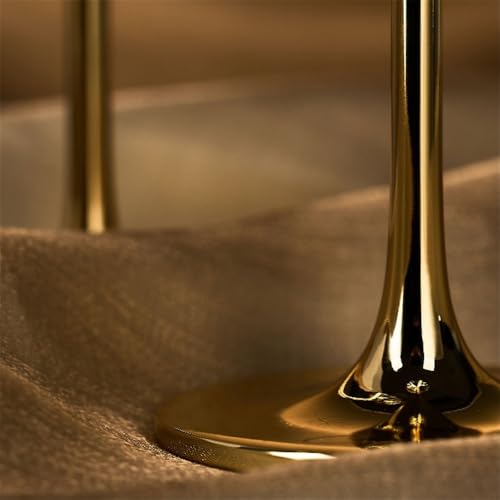 Copas de champán con tallo dorado para brindar en aniversarios con estilo único 7