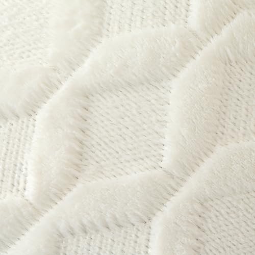 Volcanics Pack of 2 Faux Wool Throw Pillow Covers 18x18 Inches Decorative Farmhouse Velvet Couch Pillow Case Soft Plush Square Boho Cushion Pillowcase, Cream Beige