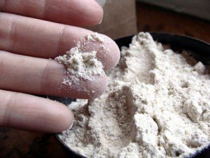 100% Natural Flea Treatment Cat & For Dogs by Natural Sources™ Natural Flea Spray for the Home, Carpets, Bedding etc. - Safe For Use Around Kids & All Pets. Purest Quality Human Food Grade Diatomaceous Earth Powder. - Image 6