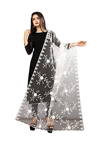 Écharpe en filet pour couvrir les épaules sur robe de soirée