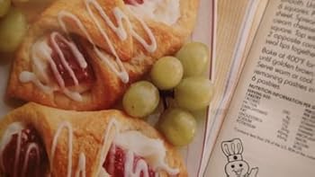 Paperback Pillsbury Classic #116: Poppin' Fresh Recipes : Appetizers to Desserts - The Doughboy Picks His Favorites Book