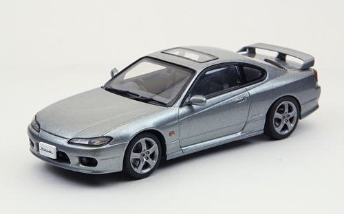 Amazon | エブロ 1/43 NISSAN SILVIA spec-R S15 1999 SILVER 完成品