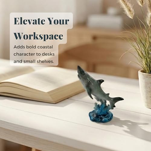Figurine requin et décor océan, cadeau idéal pour passionné de mer