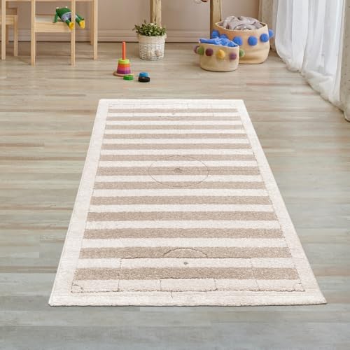 Teppich-Traum Teppich Kinderzimmer Spielzimmer Babyzimmer Fußballfeld-Motiv pflegeleicht weich schadstofffrei langlebig modern sportlich gestalteter Krabbelteppich Creme Beige 80 x 150 cm Teppich-Traum Teppich Kinderzimmer Spielzimmer Babyzimmer Fußballfeld-Motiv pflegeleicht weich schadstofffrei langlebig modern sportlich gestalteter Krabbelteppich Creme Beige 80 x 150 cm