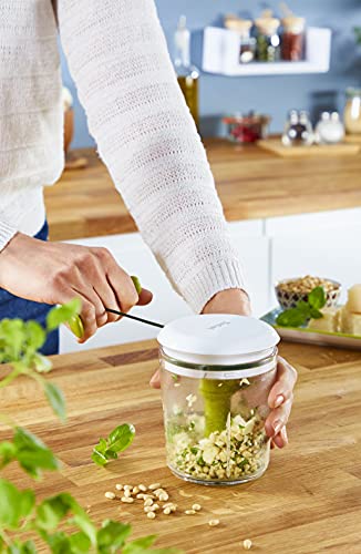Foto von Tefal Jamie Oliver Chop & Shaker, ohne Strom, Fassungsvermögen: 450 ml, Multizerkleinerer, Universalzerkleinerer für Gemüse, Obst, Zwiebeln, Nüsse, Knoblauch, weiß/grün, K1644144