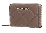 Diese moderne VALENTINO Geldbörse mit gesteppter Oberfläche ist optimal für den Alltag. Die goldfarbenen Applikationen sehen schick aus und machen diese Geldbörse zum eleganten Begleiter. Maße: 14 x 10 x 3 cm