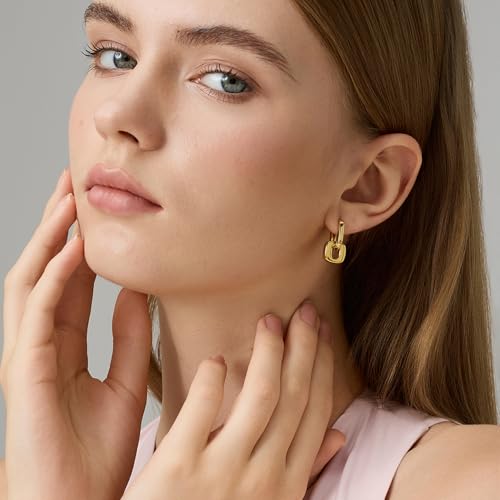 Image of FRUMOS 18K Gold Plated Chunky Hoop Earrings for Women Fashion Thick Gold Hoops Set Jewelry for Birthday Christmas Gifts