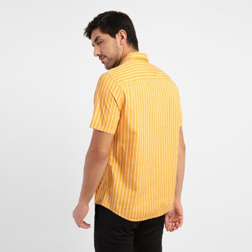 Image of Levi's Men's Solid Slim Fit Shirt
