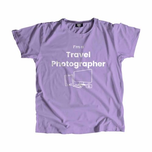 T-shirt photographe de voyage couleur lavande au design graphique minimaliste et coupe unisexe