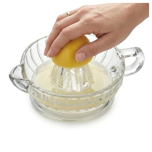 HIC Citrus Juicer Reamer with Handle and Pour Spout, Heavyweight Glass