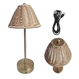 Texture rotin naturelle : Cette lampe en rotin tissée à la main allie légèreté et design compact pour une utilisation en lampe de bureau. Elle sublime la décoration d'intérieur de style bohème tout en diffusant un éclairage d'ambiance chaleureux parfait pour les tables de chevet. Idéale pour créer un espace de vie douillet et élégant, son aspect naturel apporte une touche d'authenticité à toute pièce.
