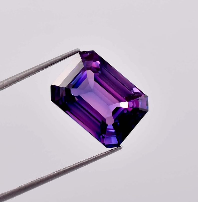 Saphir naturel Taafféite 6x8mm forme émeraude pour création de bague
