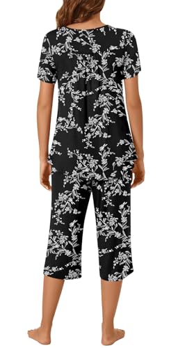 Image of Womens Summer Pajama Sets 2 Piece Short Sleeve Top and Capri Pants Plus Size Ladies Lounge Pjs Sets with Pockets
