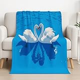 Utilisation polyvalente et excellent cadeau:La couverture polaire vous offre une sensation plus légère et respirante, tout en vous apportant chaleur et confort. Parfaite pour se blottir sur le canapé, le lit ou au cinéma, elle vous permet de vous détendre complètement et de profiter pleinement de l’instant. Son design simple et élégant répond aux exigences d’une vie de qualité.