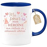 Ce mug exclusif 'Ma Sœur, Mon Héroïne, Ma Voleuse de Vêtements Attitrée' est le clin d'œil parfait pour ta sœur qui emprunte toujours tes vêtements sans demander! Avec sa capacité de 330 ml, elle peut profiter de son café tout en pensant à ces moments complices.