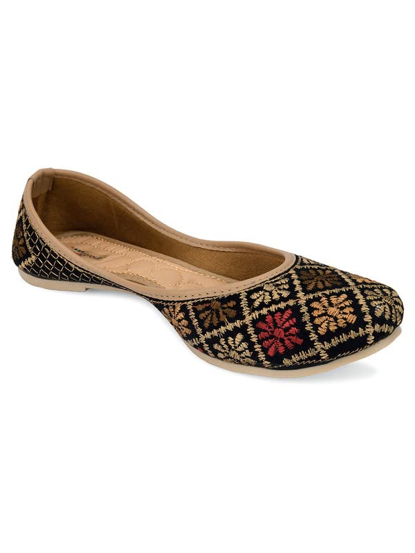 Women Ethnic Footwear Mojari/Punjabi Jutti- Black Thread Work1