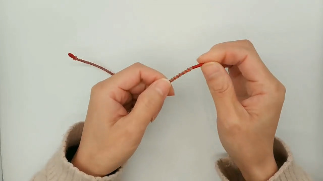 Pulsera de cuerda roja Feng Shui con charm floral miniatura 7
