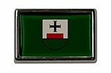 Pin aus Metall und Acrylglasplatte