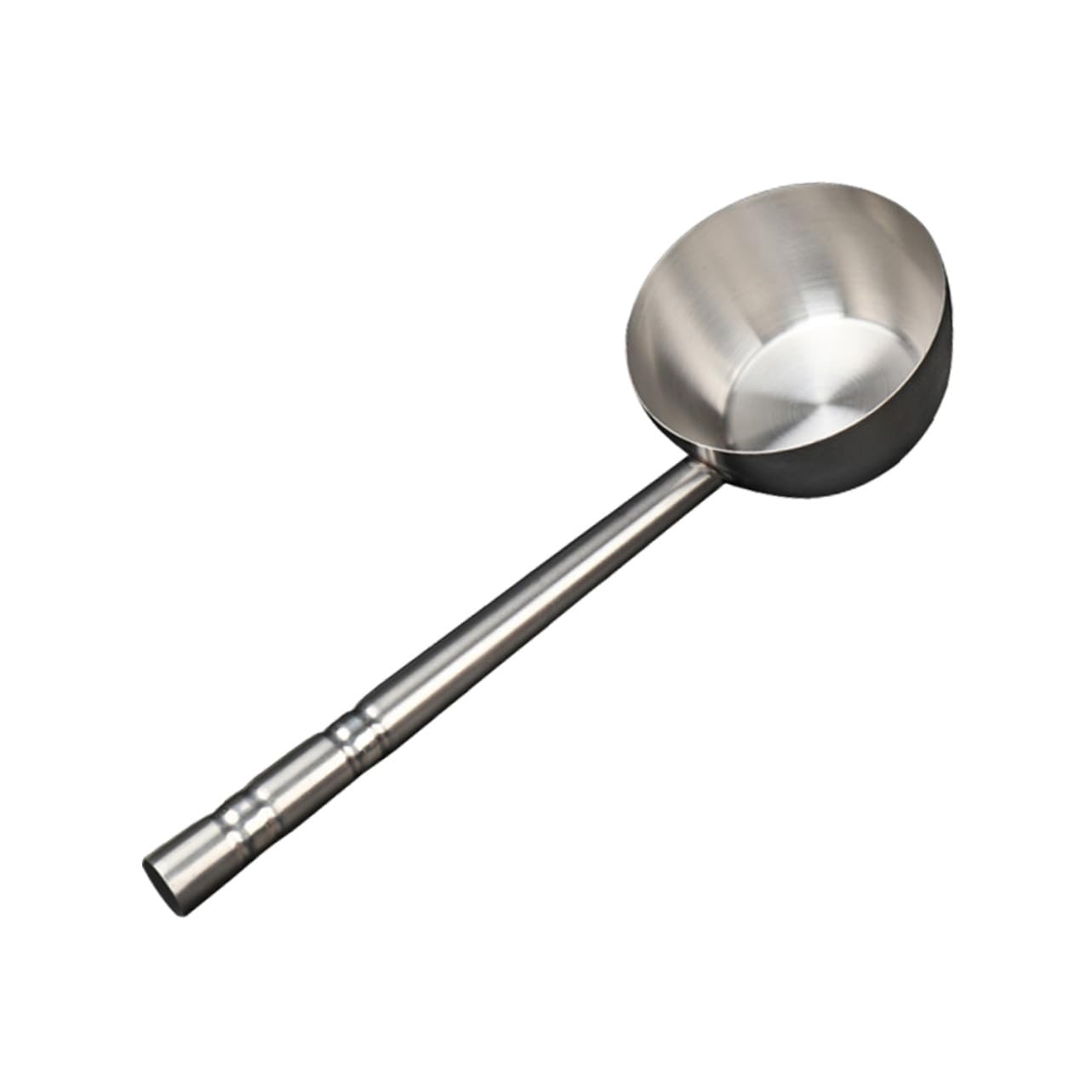 Louche inox à fond plat pour réussir le service de vos soupes en famille