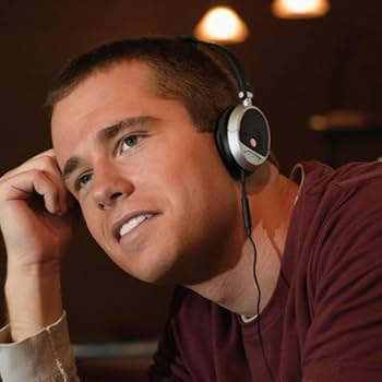 BOSE ボーズ　On Ear Headphone オンイヤーヘッドホン Amazon.co.jp: Bose オンイヤーヘッドホン TRIPORT OEon-ear