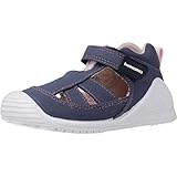 Los zapatos tienen una flexibilidad bidireccional para que pueda adaptarse a los movimientos más habituales de un niño en la etapa de dar los primeros pasos