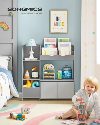 SONGMICS Bücherregal Kinder, Kinderregal für Spielzeug und Bücher, Aufbewahrung mit 2 Boxen, für Spielzimmer, Kinderzimmer, Wohnzimmer, Taubengrau GKR042G01