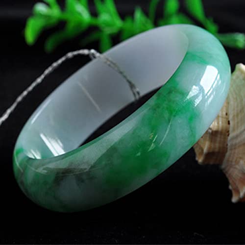 Bracelet de jade vert solaire pour femme, un bijou de prestige en nuances de blanc