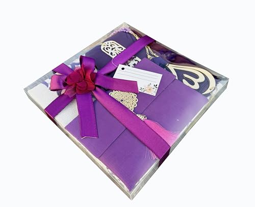 SAIKA Muslim Prayer Rug, 7 in One Gift Set, Prayer Mat Surah Book, Tasbeeh, Scarf, Surah Case, Bookmark, Car Mirror Hanger, Prayer Beads,Islamic Gift for Umrah, Hajj, Wedding, Janamaz (Purple)