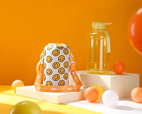 H2O Capsule 2.2 l halbe Liter Wasserflasche mit Aufbewahrungshülse und abgedecktem Strohhalmdeckel,BPA-frei,Big Sports Jug, 2.2 Liter (8 oz) Happy Day