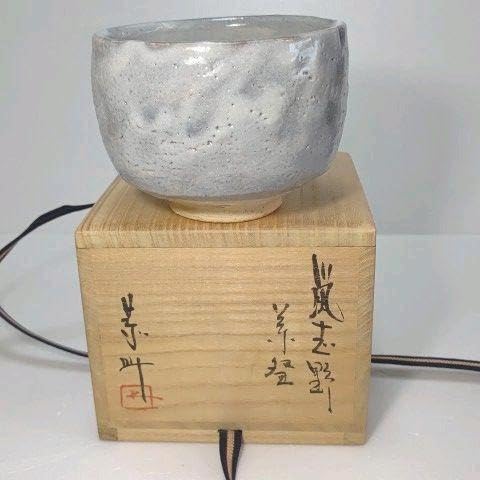 Tea utensils Matcha rice bowl (Shino) Fujiwara Ichimon *Wooden box not included for international shipment*