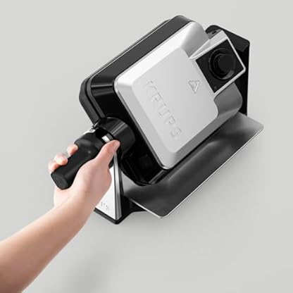 Krups FDD95D Professionelles, Doppelwaffeleisen, 2 belgische Waffeln gleichzeitig, Dreh-Funktion für perfekte Waffel, 7 Bräunungsstufen, spülmaschinengeeignete Platten, 1200W, Schwarz – Bild 4