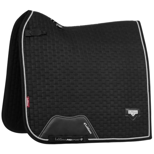Tapis de selle de dressage en daim LeMieux Puissance noir pour vos séances de travail intensives