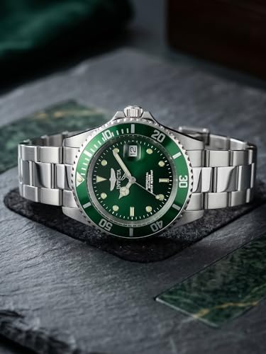 Invicta Diver's 200M 40mm Green Dial Quartz Watch - Image 3