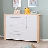 Der Wickelplatz mit Stangengriffen aus Metall ist das Highlight im Babyzimmer. Mit weiteren Möbeln aus der Serie 'Matilda' lässt sich ein komplettes, stilvolles Kinder- oder Babyzimmer einrichten