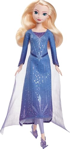 Mattel Disney Frozen El festival del invierno Elsa patinadora, Muñeca princesa rubia con vestido invernal, capa y patines para el hielo, juguete regalo para niños y niñas +3 años, JBG53