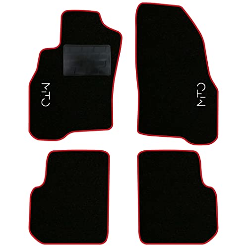 MATERIALI: Tappetini compatibili realizzati con Moquette di ottima qualità (Simil-Velluto Agugliato) Spessore 6mm oppure (Velluto Premium) Spessore 8mm . Resistente nel tempo, ignifuga, facile da lavare (lavabile anche con detersivo commerciale), inodore (non emana alcun tipo di profumo), impermeabile (nei periodi invernali il fondo in gomma impedisce all’acqua di penetrare ed arrivare al pianale interno dell’auto), morbida al tatto ma resistente agli strappi, non teme lo sfregamento di anfibi, scarponi da lavoro o tacchi a spillo