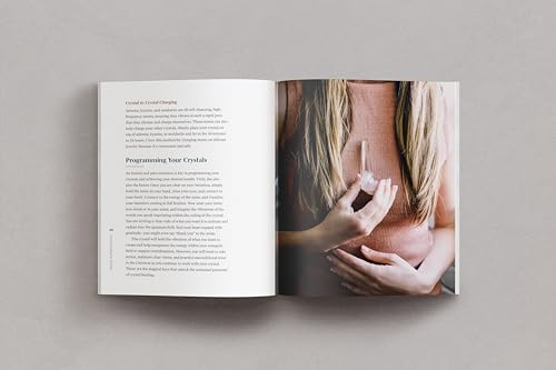 Zeitgeist 9780593435687 Crystal Healing For Women: Gift Edition: A Modern Guide To The Power Of Crystals thumb #1