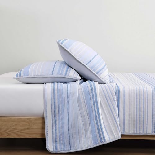 Tommy Hilfiger - King Quilt Set with Matching Shams, Soft Bedding Set by Tommy Hilfiger - Used condition - Image 3