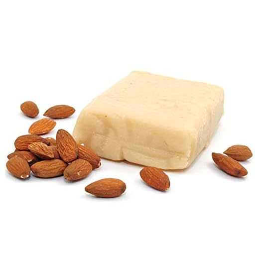 Lübecker 1 kg Marzipan Lübecker Rohmasse, Mandelkerne Marzipan, Marzipanmasse mit 35% Mandelanteil aus Mittelmeermandeln zum backen oder naschen, 1er Set (1 kg)