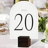Conçu pour les réceptions sur le thème rustique : cet élégant ensemble de numéros de table rustiques pour réception de mariage comprend les chiffres de 1 à 20 sur des cartes en papier avec une base en bois, apportant charme, clarté et cohésion à votre grand jour. Idéal pour les couples qui apprécient le flux et l'esthétique unifiée.