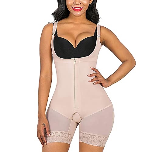 Body gainant pour femmes sous une robe moulante couleur peau