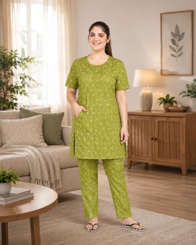 Image of In Love Women's All-Over Printed Cotton Plus Size Longline T-Shirt with Pockets