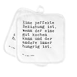 Mr. & Mrs. Panda 2er Set Topflappen Eine perfekte Beziehung ist,... - Geschenk, Liebe, Kochen, Sprüche, Topflappen Set, Ofenhandschuh, Partner, lustig, Topfuntersetzer, Ehe