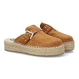 99026 Sandalias Tipo Zueco de Plataforma para Mujer, Diseno Cerrado en la Parte Delantera, Decorado con Tachuelas metalicas y Hebilla Ancha Ajustable. Suela Plana Comoda Ideal Verano. Camel Talla 37