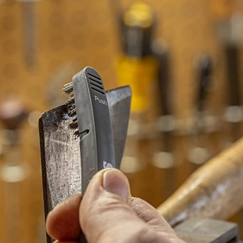 Smith’s 50582 Axt- und Machetenschärfer, für Äxte, Beile, Macheten und Rasenmäher, großer Griff mit Fingerschutz, manuelle, handgeführt, austauschbare Hartmetall-Klingen, Reinigungsbürste mit