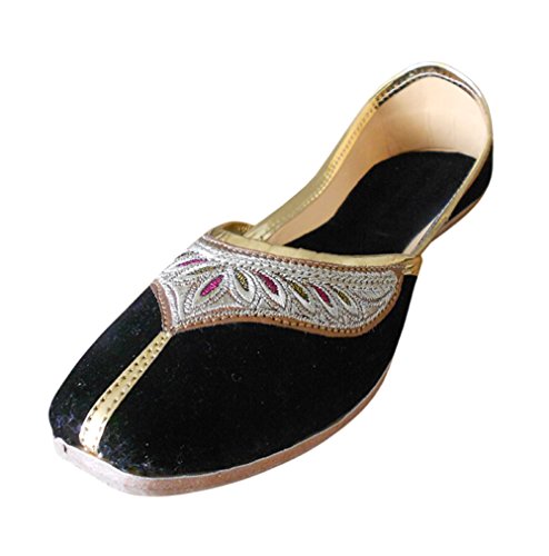 Ballerines en velours indien noir la solution confort contre les pieds fatigués