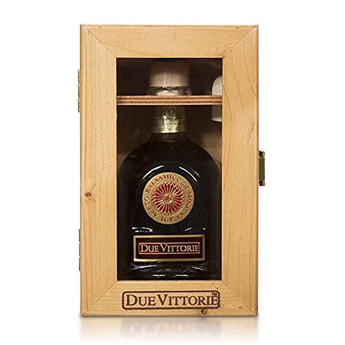 Due Vittorie Oro Gold Barrel Aged Balsamic Vinegar. 100% All Natural Balsamic Vinegar of Modena - IGP. Includes a Wooden Gift Box And a Cork Pourer - The Perfect Balsamic Gift! - 8.45 Fl Oz